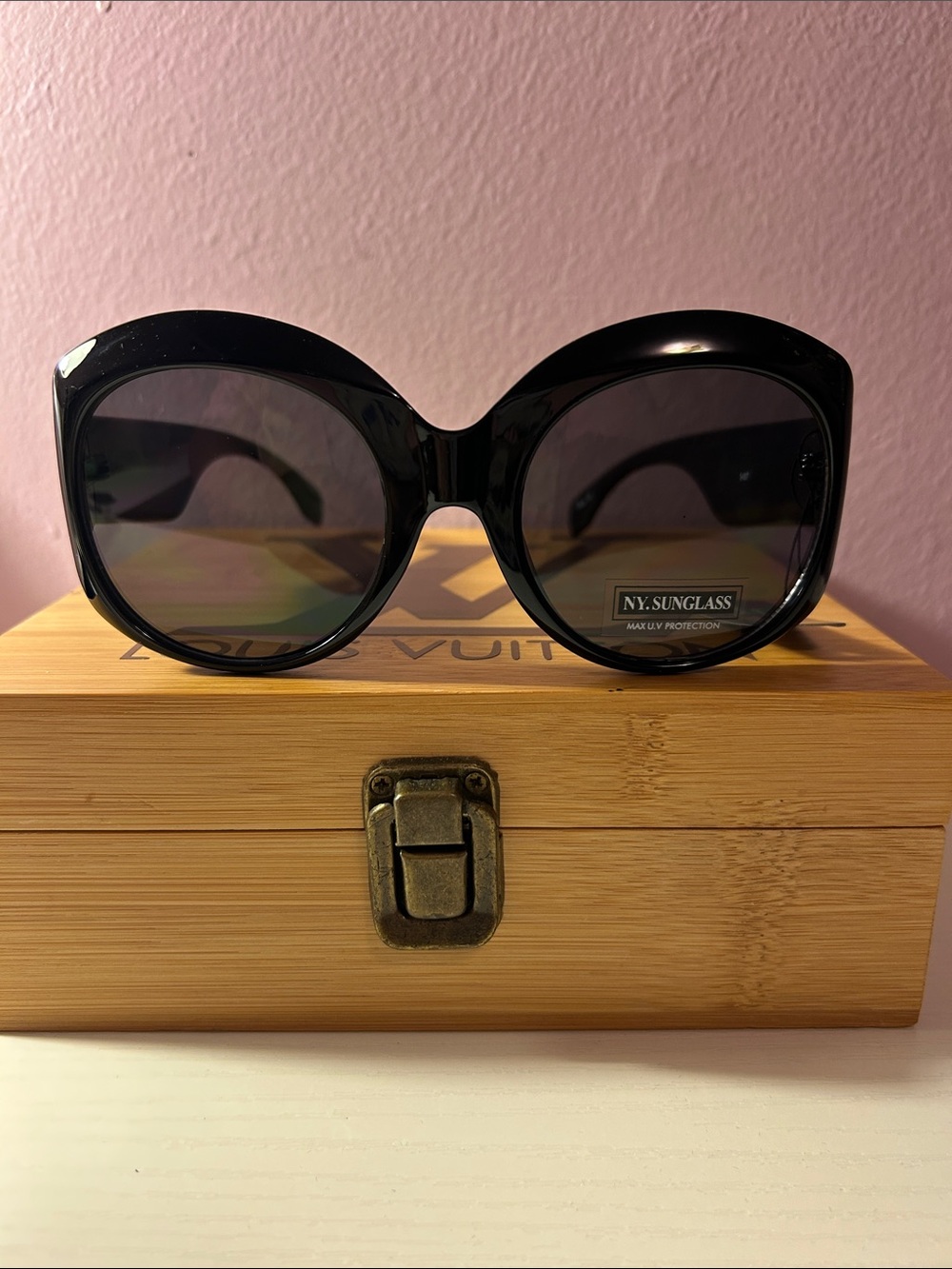 Oversized Black Women’s Sunglasses